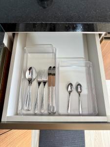 Η κουζίνα ή μικρή κουζίνα στο Tropical hotel Suíte Realeza