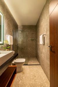 Et badeværelse på Tivoli Maiorana Belém Pará Hotel + 29 billeder