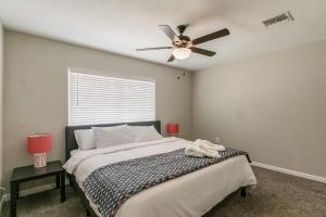 Foto dalla galleria di Central Melb Accessible 5bd 3ba Pool Sleeps 14 a Melbourne