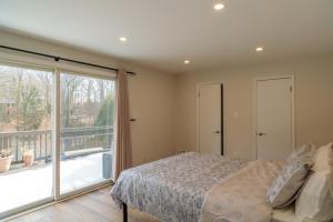 Billede fra billedgalleriet på Bright, Spacious Home with Private Deck i Potomac + 7 billeder