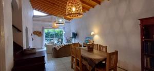 Et opholdsområde på Grace’s House, Ezeiza Airport + 22 billeder