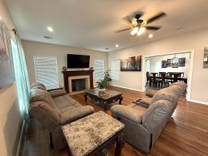 Et tv og/eller underholdning på River Side Private Retreat