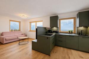 Η κουζίνα ή μικρή κουζίνα στο SKYLINE Chalet - AlpenLuxus Collection