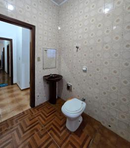 Et badeværelse på Casa no Centro 600m da Praia