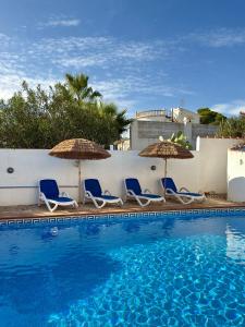 Swimmingpoolen hos eller tæt på Casa Ignatz 5 Bed Luxury Villa with Private Pool