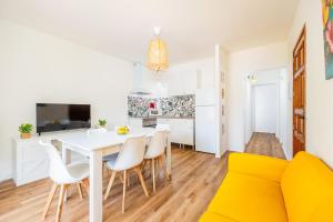 Kuchyň nebo kuchyňský kout v ubytování Gran Sol Family 7