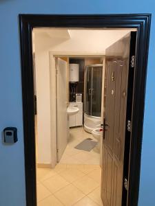 Et badeværelse på Aber Apartmani Kopaonik + 105 billeder