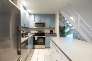 Kuchyň nebo kuchyňský kout v ubytování Kuilima West 101 condo