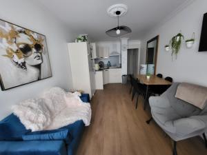 Køkken eller tekøkken på Remblai des Sables d'Olonne - 2 chambres - parking et piscine