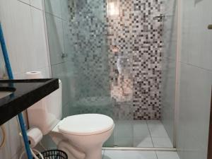 Ένα μπάνιο στο AP Morro Branco +5 φωτογραφίες