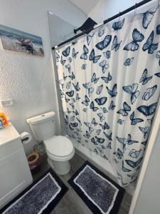 Et badeværelse på Crystal Riber Retreat B