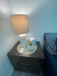 En eller flere senge i et værelse på Crystal Riber Retreat B