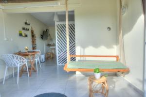 Φωτογραφία από το άλμπουμ του L Opacarophile Studio Marina du Gosier σε Le Gosier