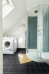 Koupelna v ubytování Cool downtown apartment with 3 bedrooms!