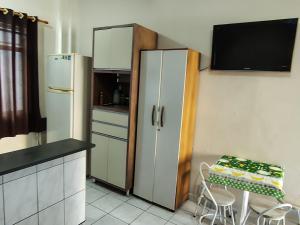 Nhà bếp/bếp nhỏ tại Kitnet em São Vicente