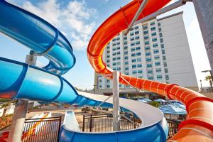 Swimmingpoolen hos eller tæt på Anaheim Resort Suites