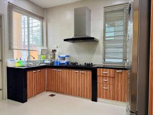 Køkken eller tekøkken på Luxury Landed House - Vivacity Megamall