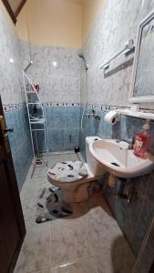 Espacieuse في مراكش: حمام مع مرحاض ومغسلة +13 صورة