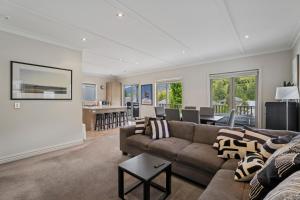 Et opholdsområde på Cardrona Villa with Pool and Jacuzzi