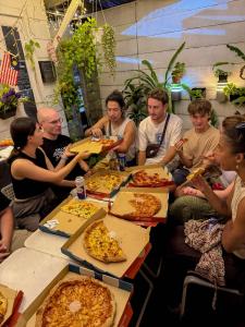 Hosté ubytování Travelogue Guest House + 89 fotografií