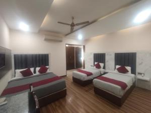 Gallery image of Hotel Rudra Vilas in Agra +26 photos
