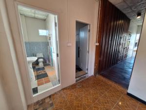 Et badeværelse på Sleep in Town + 16 billeder