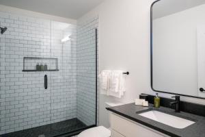 Koupelna v ubytování The Promissory Hotel