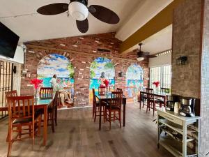 Et tv og/eller underholdning på Coco Palms Beach Condominium