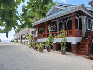 Tòa nhà nơi resort tọa lạc