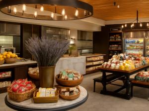 Jídlo v hotelu nebo okolí