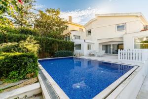 Swimmingpoolen hos eller tæt på São Pedro Beach Villa