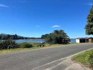 Afbeelding uit fotogalerij van Artist Retreat A Stay for Couples and Creatives in Riwaka