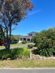 Afbeelding uit fotogalerij van Artist Retreat A Stay for Couples and Creatives in Riwaka