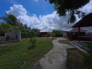 Κήπος έξω από το Lumera House