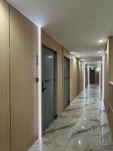 Imagine din galeria proprietății Golden Hotel 골든 호텔 în Hyomoktong-Ilgu