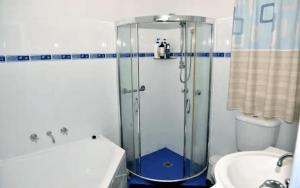 Phòng tắm tại Cozy Mountain Cottage +13 ảnh