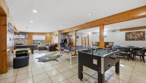 Ảnh trong thư viện ảnh của Amazing Views Hot Tub Fire Pit Game Room ở Ashland