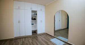 Billede fra billedgalleriet på Luxury 2BR Apartment with AC, Wi Fi, Backup Power Ideal for Families , Bukoto i Kampala + 43 billeder