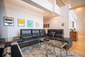 Posezení v ubytování 405 - Modern and Luxury Condo - View and Pool