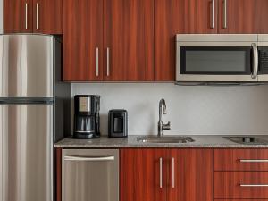 Kuchyň nebo kuchyňský kout v ubytování Las Palmeras, a Hilton Grand Vacations Club - STUDIO STD