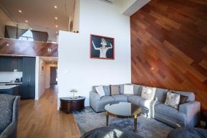 Posezení v ubytování 408 - Modern Condo - Pool & Panoramic View