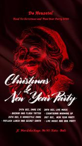 een poster voor een concert van een man met een schedel bij Da Housetel Kuta in Kuta