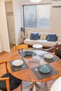 Et opholdsområde på KAKURE Yahiro 3-Chome New 2LDK House,Washer-Dryer & Free Parking,1 Stop to Skytree