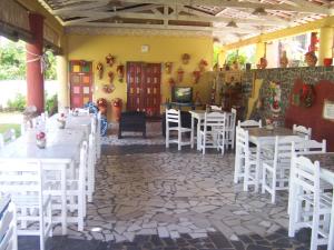 En restaurant eller et spisested på Albergue da Gamboa