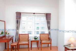 Khu vực ghế ngồi tại Hung Anh Hotel