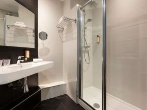 Koupelna v ubytování Mercure Paris Alesia