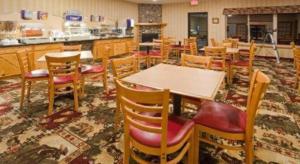 Εστιατόριο ή άλλο μέρος για φαγητό στο Holiday Inn Express Munising-Lakeview Hotel By IHG