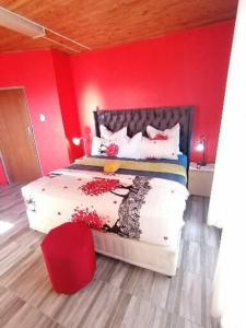 Giường trong phòng chung tại Parow Neo & Ruks Rooms 9