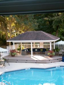 Gallery image of Palmera Inn and Suites in Hilton Head Island