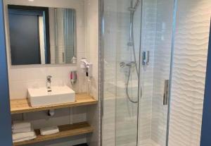 Ένα μπάνιο στο B&B HOTEL Brumath Bernolsheim